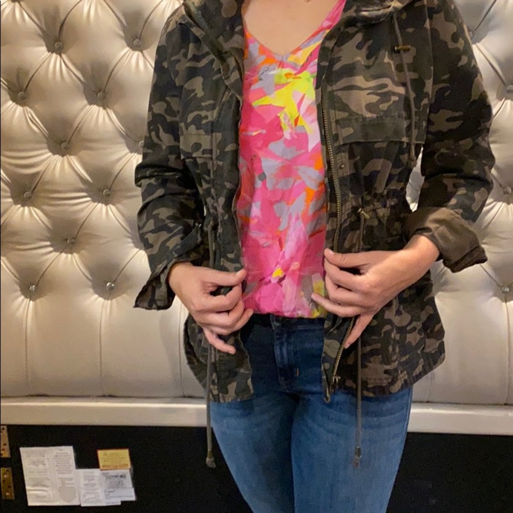 Kenzie Camo Jacket EUC